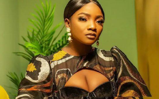 ENTERTAINMENT: What motivates me to only listen to my husband’s songs – Simi