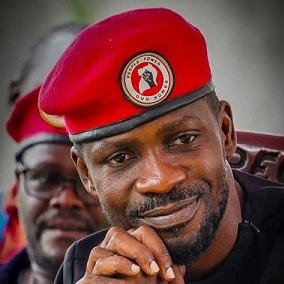 Bobi Wine shot in leg during a struggle with Ugandan police