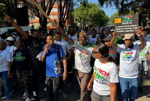 Crowds protest against illegal immigration