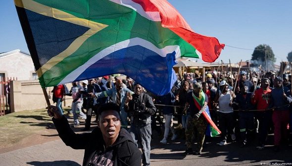 Migrants flee South Africa after xenophobia