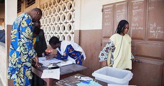 Election commission in Benin suspended pending reform