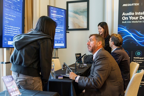 VoxNexus demonstrates live on-device speech recognition at the MediaTek Dimensity 9600 launch in Madrid on Oct. 19, 2026. Spanish and English conversations were transcribed in real time on the phone, with no cloud connection. (Photo: VoxNexus)